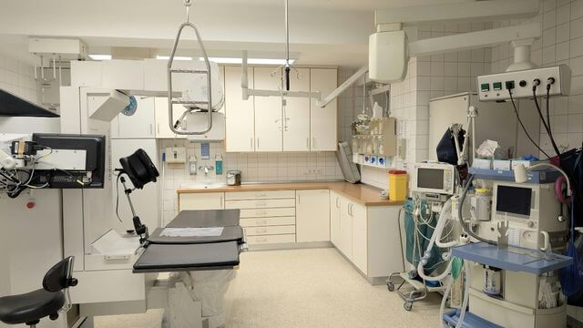 Healthcare & Hospitals - Industries we serve - Aarsha chemicals